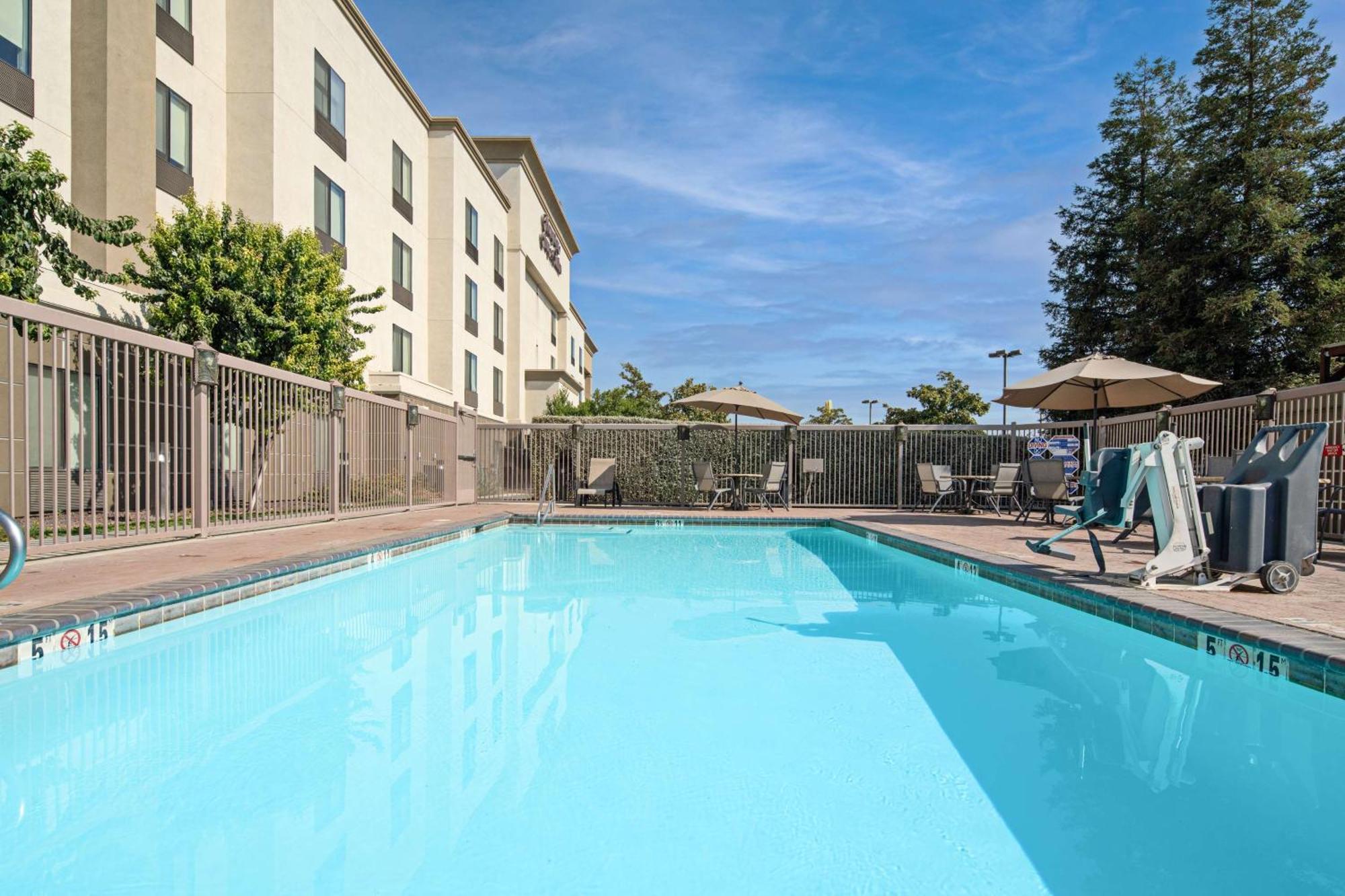 Hampton Inn And Suites Bakersfield / Highway 58 Exterior photo